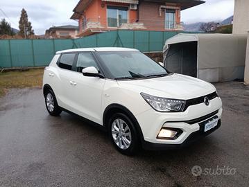 SSANGYONG TIVOLI 1.6 GPL PER NEOPATENTATI 