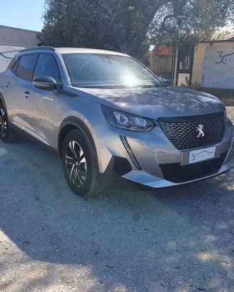Peugeot 2008 1.2 100cv Allure