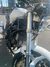 Ducati 750 del 2000