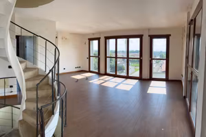 Attico / Mansarda di 205 m² con 5 locali e box aut
