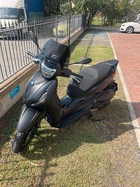 Beverly 300 nuovo 2024