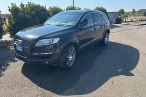 Audi Q7 3.0 V6 TDI 240 CV Tetto