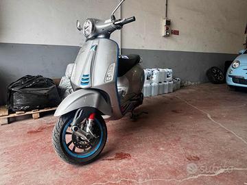PIAGGIO 1 PIAGGIO VESPA ELETTRICA Pure 70 Km/h Mot
