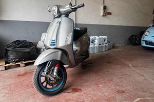 PIAGGIO 1 PIAGGIO VESPA ELETTRICA Pure 70 Km/h Mot