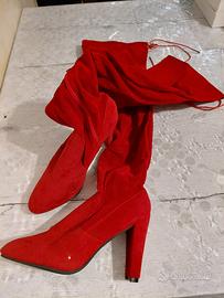 stivale velluto rosso