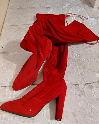 stivale velluto rosso