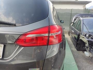 Fanale post dx int FORD FOCUS del 2015