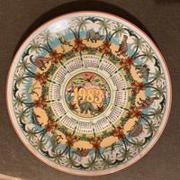 Piatto calendario wedgwood 1983 nuovo.