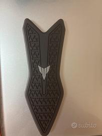 Paraserbatoio frontale YAMAHA MT-07 2025