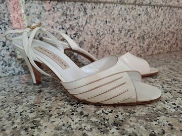 sandali bianchi in pelle