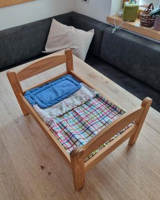 Lettino in legno per bambole