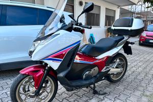Honda integra 750 s 10.800 km