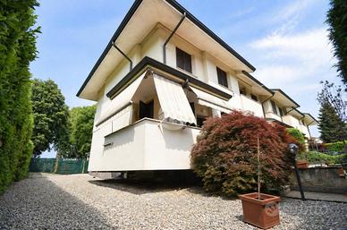 VILLA A SCHIERA A AGRATE BRIANZA