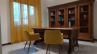 Stanza d'ufficio arredata ad afragola
