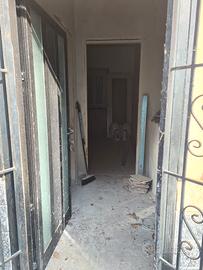 Appartamento semi ristrutturato