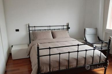 Struttura letto + doghe regolab+ materasso