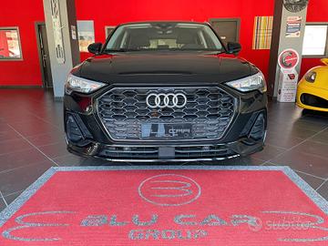 AUDI Q3 SPTB 35 2.0Tdi IDENTITY BLACK S-TRONIC