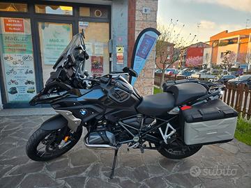 BMW GS 1250 Triple Black
