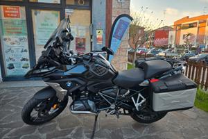 BMW GS 1250 Triple Black