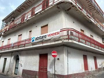 Appartamento di 210 m² con 5 locali a Liveri
