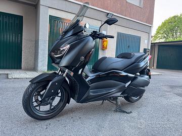 Yamaha x-max 300 - tech max