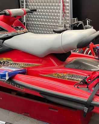 Moto D'Acqua Bombardier