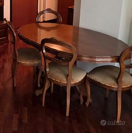 Tavolo in legno 