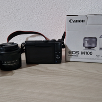 Canon eos m100 con obiettivo e accessori