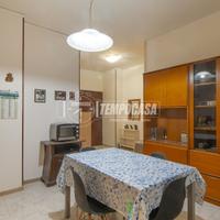 TRILOCALE LOCATO CON GARAGE, CANTINA E SPAZIO ESTE