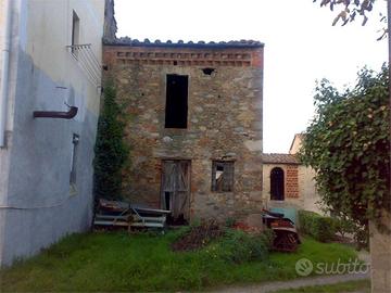 Rustico / Casale di 60 m² con 3 locali e posto aut
