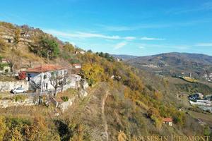 Rustico / Casale di 300 m² con più di 5 locali e b