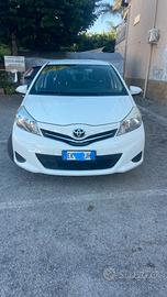 Toyota yaris 1.0 5 porte