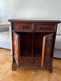 Mobiletto/credenza classica in legno