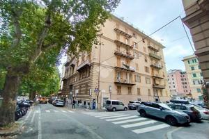 6 LOCALI A GENOVA