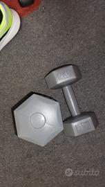 pesi manubri palestra fitness 