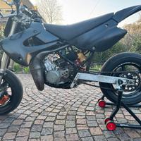 Kawasaki 85 con cilindro 100 pitbike motardino 