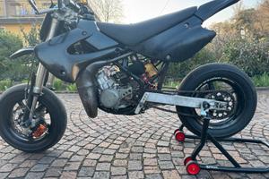 Kawasaki 85 con cilindro 100 pitbike motardino 