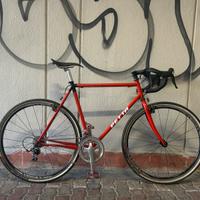 Bici Gravel con telaio in acciaio