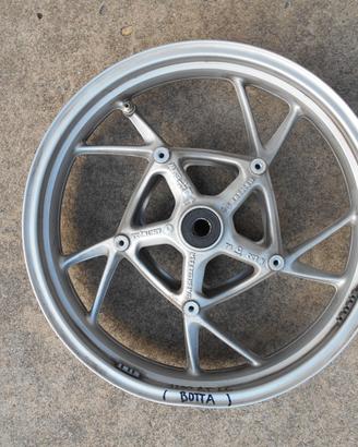 cerchio anteriore bmw 1200 RT LC