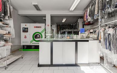 NEGOZIO IN CENTRO VERDELLO