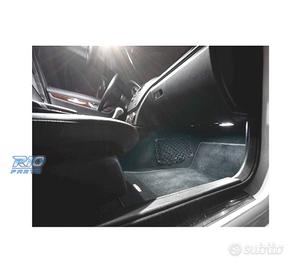 PLAFONI LED PER PIEDI E PORTE PER MERCEDES