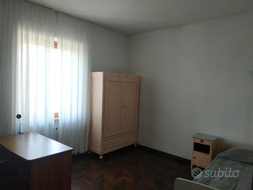 Camera singola vicino a università cattolica