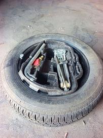 Ruota di scorta 15" AUDI completa di attrezzatura