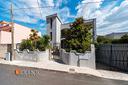 villa-indipendente-con-giardino-terrazzo-e-garage