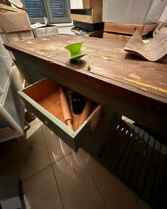 Antico bancone da lavoro verde griggio