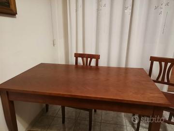 Tavolo allungabile con 4 sedie