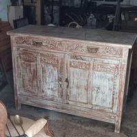 Credenza bassa.