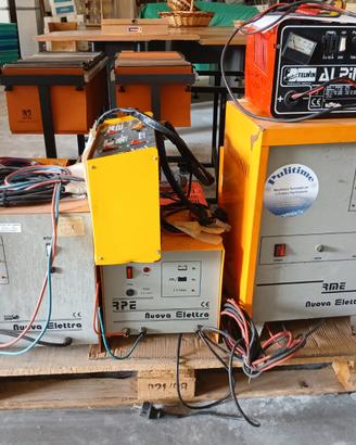Stock n.8 carica batterie professionali