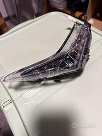 Freccia anteriore destra kymco ak 550