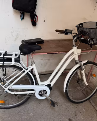 Bici elettrica decathlon elops 920E + accessori